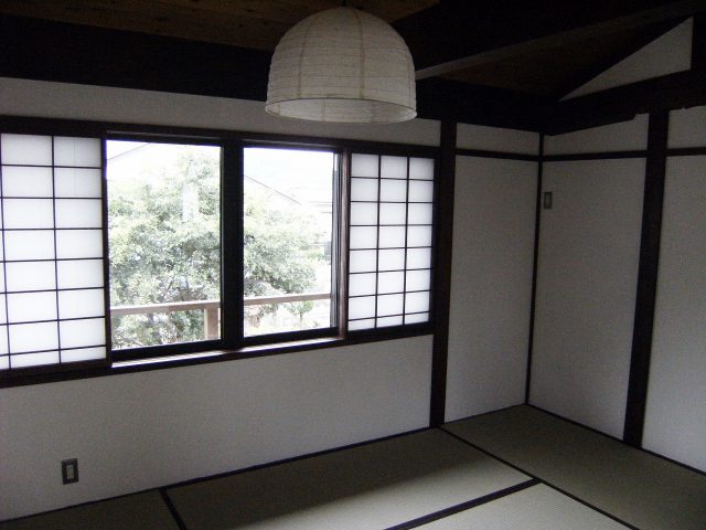 長野県松本市の新築の現代和風住宅の内観