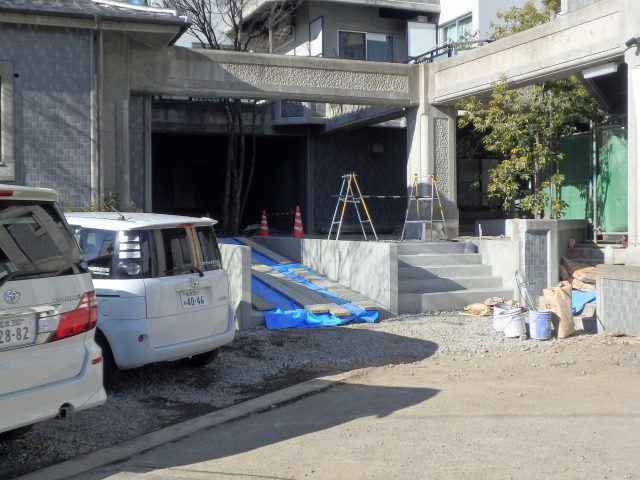 長野県松本市のかわかみ建築設計室の川上恵一が設計するマンションのリフォームの外構