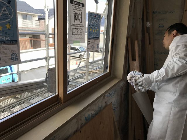 長野県松本市の新築の住宅のセルフビルドの塗装
