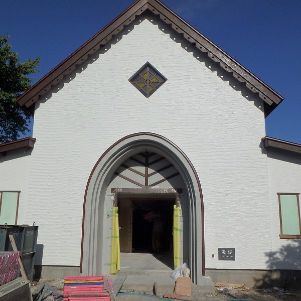 長野県 教会の外壁とガラス